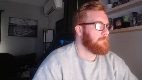 Snapshot of chrismg89 chatting on December 11, 2024, 5:15 pm chrismg89 online show from December 11, 2024, 5:15 pm