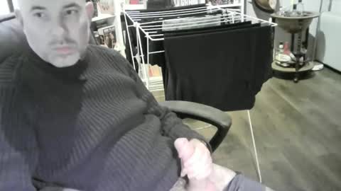 chrisprngr online show from April 1, 2026, 7:33 pm