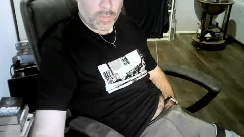Snapshot of chrisprngr chatting on August 3, 2026, 7:50 pm chrisprngr online show from August 3, 2026, 7:50 pm
