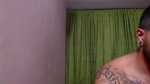 chriss_james online show from February 6, 2025, 3:27 am
