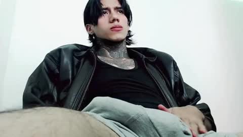 Snapshot of chriss_opp chatting on March 3, 2025, 4:47 am CHRIS INDEPENT MODEL online show from March 3, 2025, 4:47 am