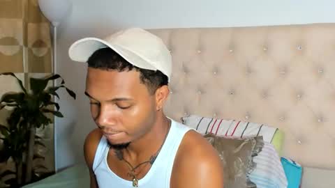 Snapshot of chriss_vall chatting on March 30, 2026, 7:42 am Chriss Vall online show from March 30, 2026, 7:42 am