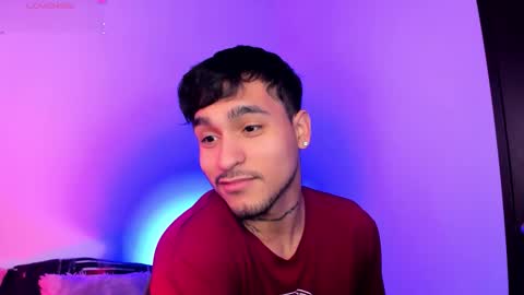 Christian Wang online show from December 4, 2025, 2:26 pm