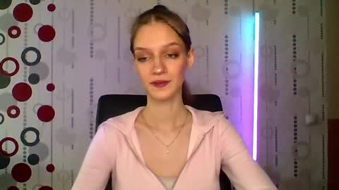 chrissy_joyful online show from May 6, 2026, 4:08 am