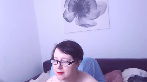 Christa online show from April 12, 2026, 2:16 am