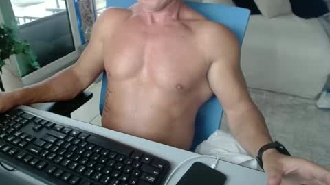 Snapshot of christiano1977 chatting on April 27, 2026, 6:17 pm Michael USA online show from April 27, 2026, 6:17 pm
