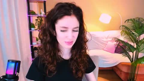 Snapshot of christinaconteeree chatting on October 3, 2025, 4:26 pm christinaconteeree online show from October 3, 2025, 4:26 pm