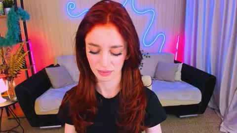 Snapshot of christinaconteeree chatting on October 13, 2025, 8:20 pm christinaconteeree online show from October 13, 2025, 8:20 pm
