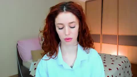 christinaconteeree online show from July 22, 2026, 7:05 pm