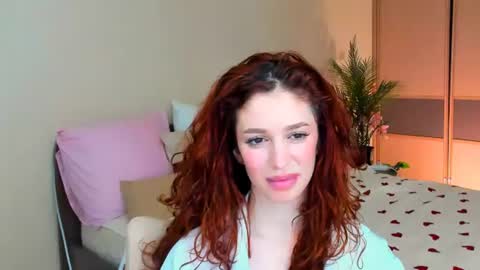 christinaconteeree online show from July 23, 2026, 1:58 am
