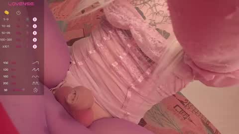 Snapshot of christinaloveu chatting on May 18, 2026, 10:15 pm crisss online show from May 18, 2026, 10:15 pm