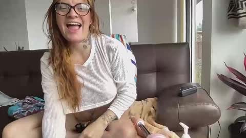 Snapshot of christine_f chatting on March 11, 2025, 4:07 pm Val riess -- Instagram free online show from March 11, 2025, 4:07 pm