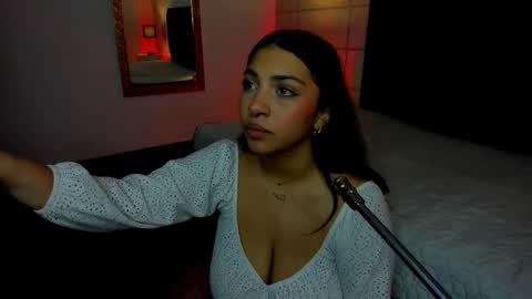 Christine  online show from October 13, 2025, 12:05 pm