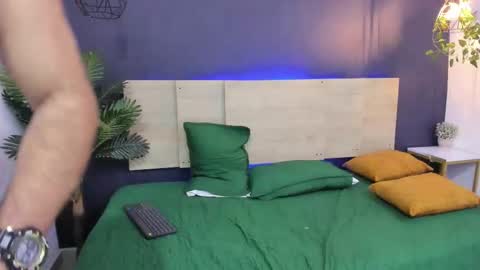 christopher_cruz_ online show from November 27, 2025, 11:07 pm