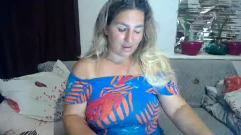 Snapshot of chrystalbella chatting on August 5, 2026, 7:28 pm Diana online show from August 5, 2026, 7:28 pm