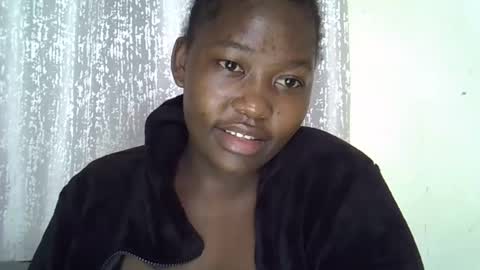 DivaDee online show from April 12, 2026, 2:55 pm