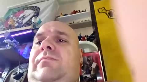 Snapshot of chubbyissy chatting on October 17, 2025, 1:35 pm Chubbydutch man online show from October 17, 2025, 1:35 pm