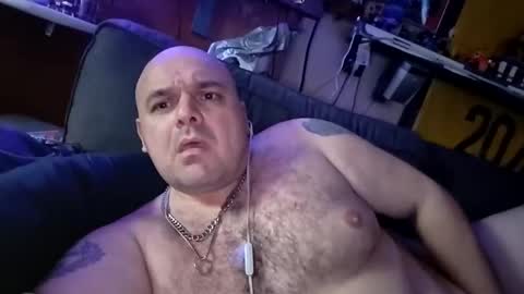 Snapshot of chubbyman40 chatting on May 18, 2026, 4:18 am chubbyman40 online show from May 18, 2026, 4:18 am