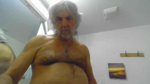 Snapshot of chuck354139 chatting on December 18, 2024, 7:58 am chuck354139 online show from December 18, 2024, 7:58 am