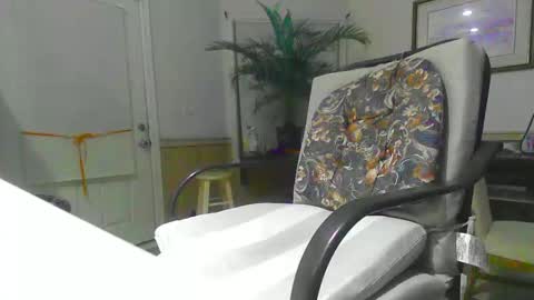 Snapshot of chuck354139 chatting on February 13, 2025, 11:39 am chuck354139 online show from February 13, 2025, 11:39 am