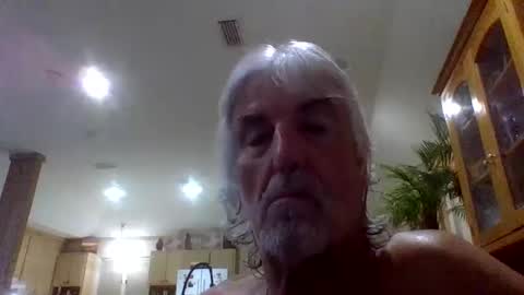 Snapshot of chuck354139 chatting on October 20, 2025, 1:39 am chuck354139 online show from October 20, 2025, 1:39 am