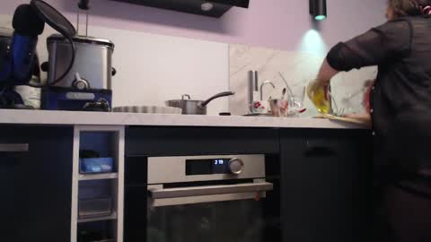 Jessica online show from April 5, 2026, 12:19 am