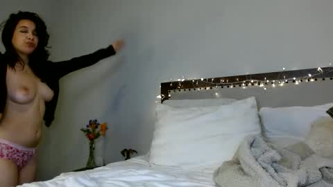 cicithesweetest online show from February 17, 2026, 12:01 pm