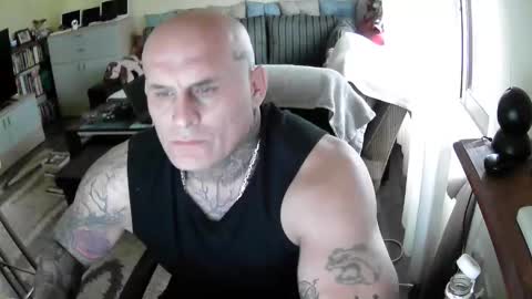 cikakure16081976 online show from April 2, 2026, 3:42 pm