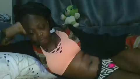 Snapshot of cilia_petite chatting on June 2, 2026, 12:01 am cilia petite online show from June 2, 2026, 12:01 am