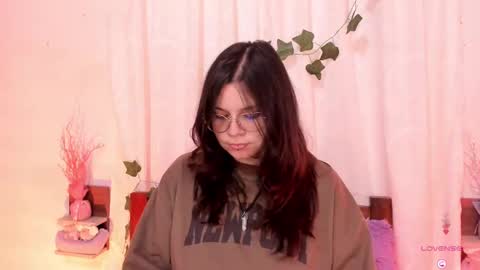 Snapshot of cinderella_lewis chatting on February 19, 2025, 8:20 pm Sofi Eva and Mey online show from February 19, 2025, 8:20 pm