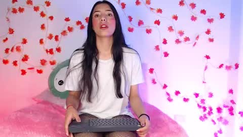 Snapshot of cinderella_lewis chatting on March 1, 2025, 8:13 am Sofi Eva and Mey online show from March 1, 2025, 8:13 am