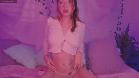 Snapshot of cinderella_lewis chatting on October 19, 2025, 4:46 am Sofi Eva and Mey online show from October 19, 2025, 4:46 am