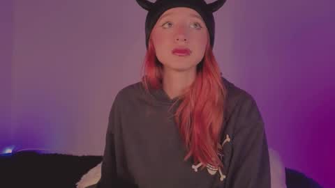 Snapshot of cinderella_lewis chatting on January 7, 2026, 3:09 am Sofi Eva and Mey online show from January 7, 2026, 3:09 am