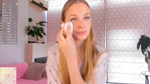 Snapshot of cindyreming chatting on October 9, 2025, 6:11 am Im Cindy online show from October 9, 2025, 6:11 am