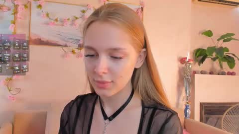 Snapshot of cindyreming chatting on October 19, 2025, 6:14 am Im Cindy online show from October 19, 2025, 6:14 am
