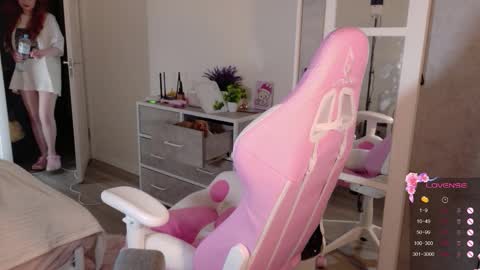 Maddy online show from December 23, 2025, 3:26 am