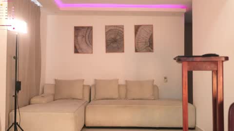 Snapshot of cinnamon__criss chatting on June 8, 2026, 9:48 pm cinnamon__criss online show from June 8, 2026, 9:48 pm