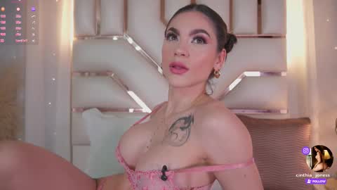 Cinthia online show from February 10, 2026, 5:11 am