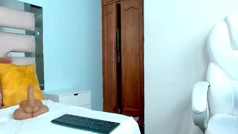 Snapshot of cintia_hills chatting on January 17, 2025, 4:06 am Cintia Hills online show from January 17, 2025, 4:06 am