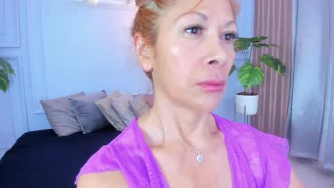  CINTIA  online show from April 17, 2026, 11:24 am