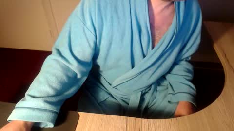 Snapshot of citroneee chatting on October 15, 2025, 10:54 pm Citrono online show from October 15, 2025, 10:54 pm