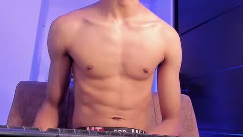 cj_davis1 online show from November 21, 2025, 1:43 pm