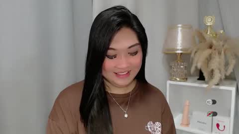 CLAIRE online show from May 12, 2026, 3:25 am