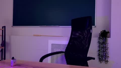 Snapshot of clairemathis chatting on May 27, 2026, 2:47 pm Claire online show from May 27, 2026, 2:47 pm