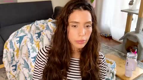clairevarhol online show from May 4, 2026, 11:28 am