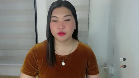 CLAIRE online show from February 18, 2025, 7:32 am