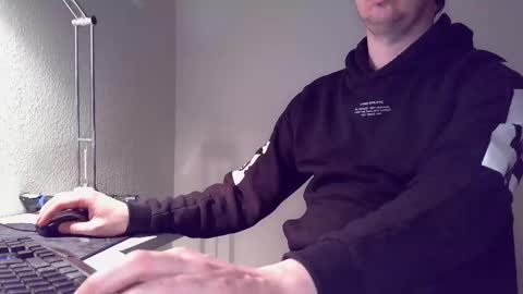 clamshive7 online show from March 22, 2026, 7:50 pm