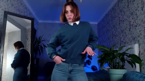 Clara online show from March 10, 2025, 6:12 pm