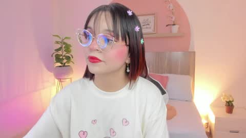 Snapshot of clara_lu chatting on May 12, 2026, 4:53 am C L A R A online show from May 12, 2026, 4:53 am