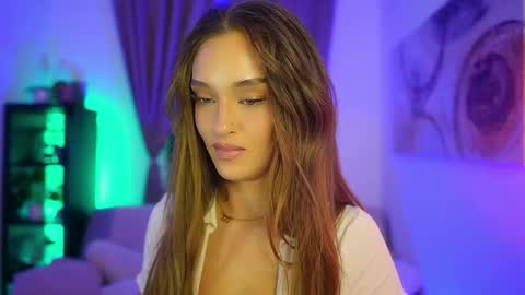 Clara smile online show from October 23, 2025, 6:39 pm